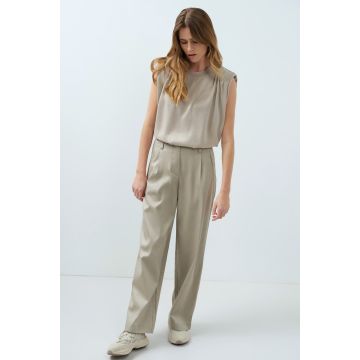 YAYA Mouwloze top met plooien op de schouders Beige foto 1